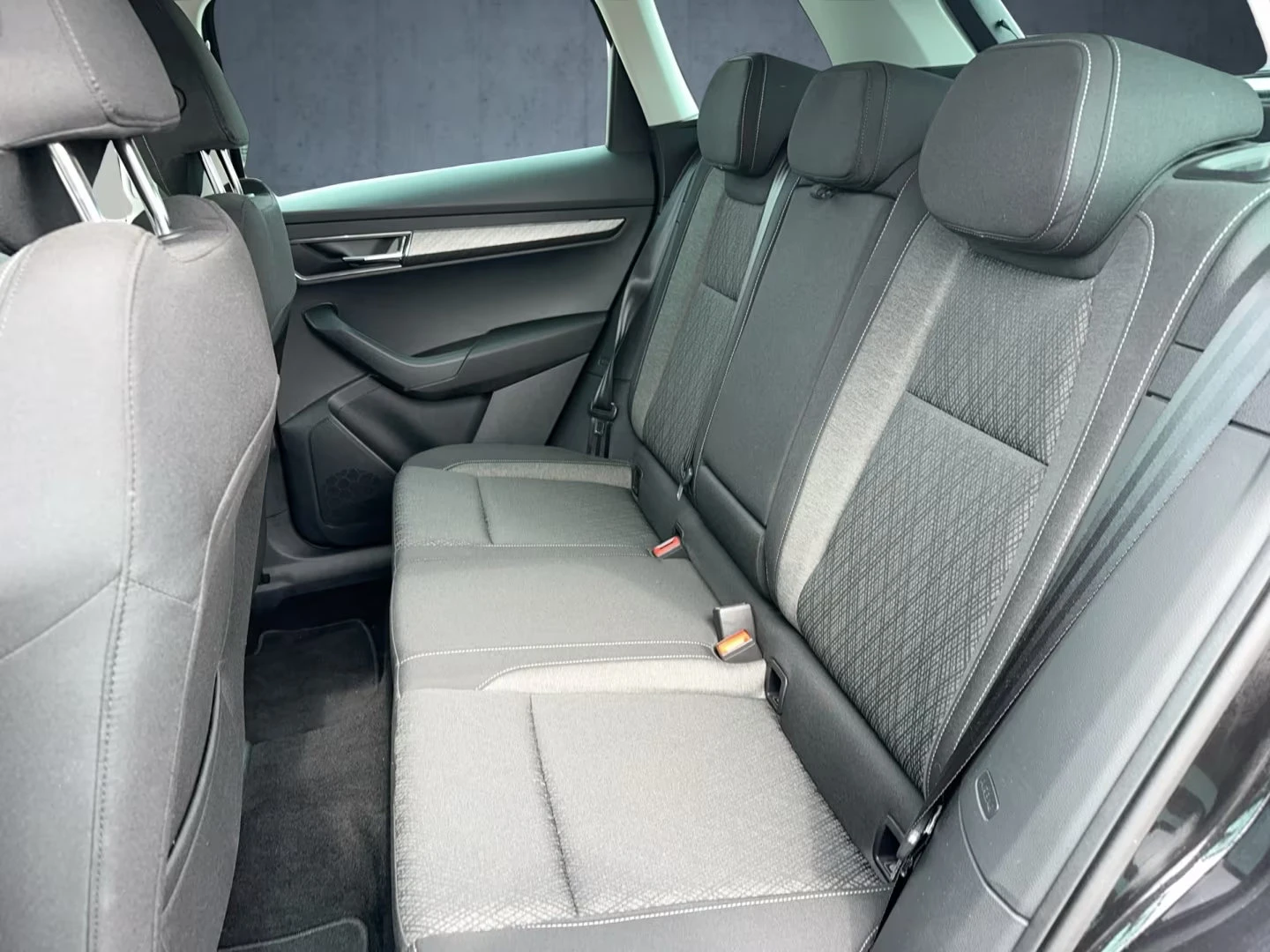 2024 Skoda Karoq 2.0TDI 150HP 4X4 STYLE MATRIX AHK MEMO LED 366q — 13