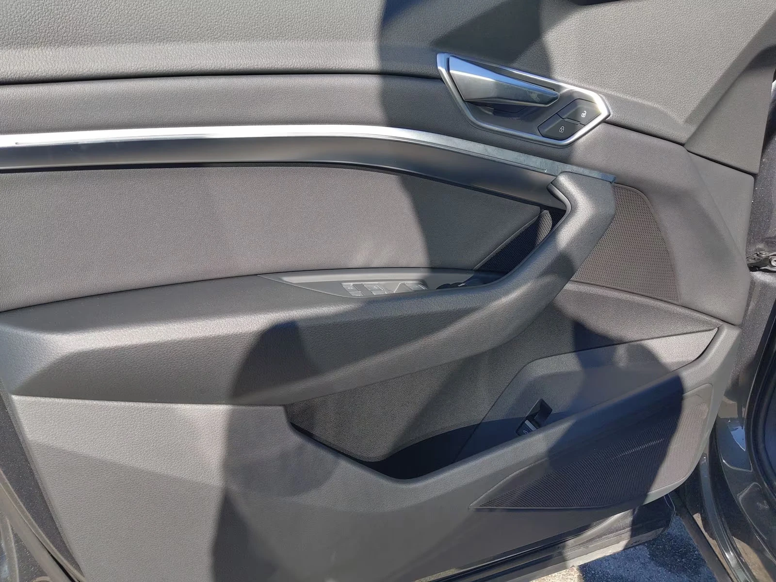 2024 Audi Q8 50e-tron 340HP S-LINE MATRIX QUATTRO 360 NAVI 377q — 11