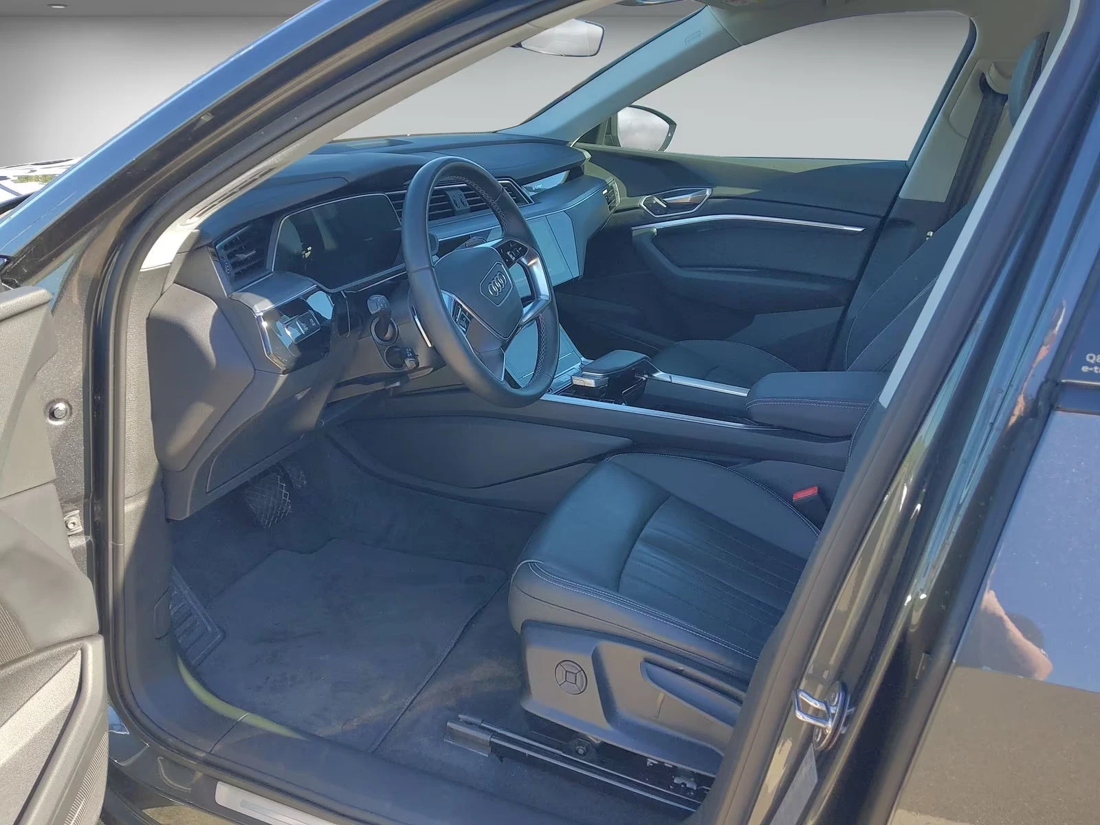 2024 Audi Q8 50e-tron 340HP S-LINE MATRIX QUATTRO 360 NAVI 377q — 7