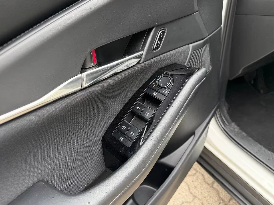 2025 Mazda CX-30 e-SKYACTIVE 140HP MHEV CAM HUD KLESS CPLAY 459q — 13
