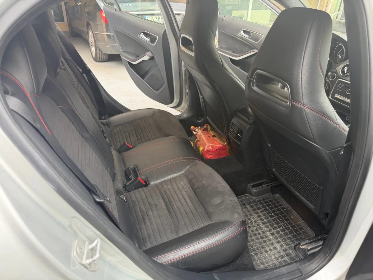 Mercedes-Benz GLA 2.2 — 9