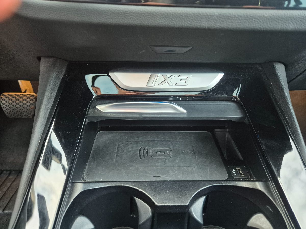 BMW iX3 — 14