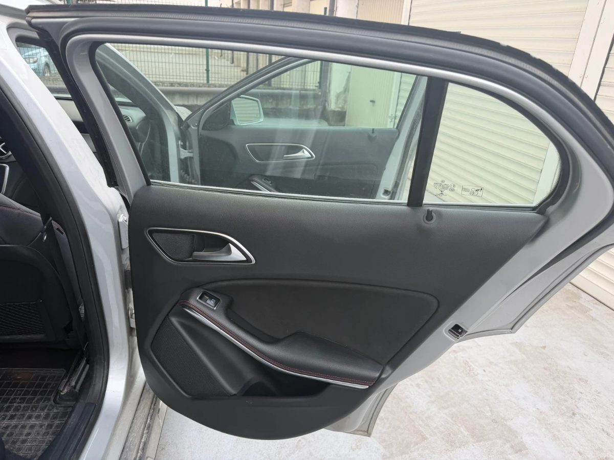 Mercedes-Benz GLA 2.2 — 6