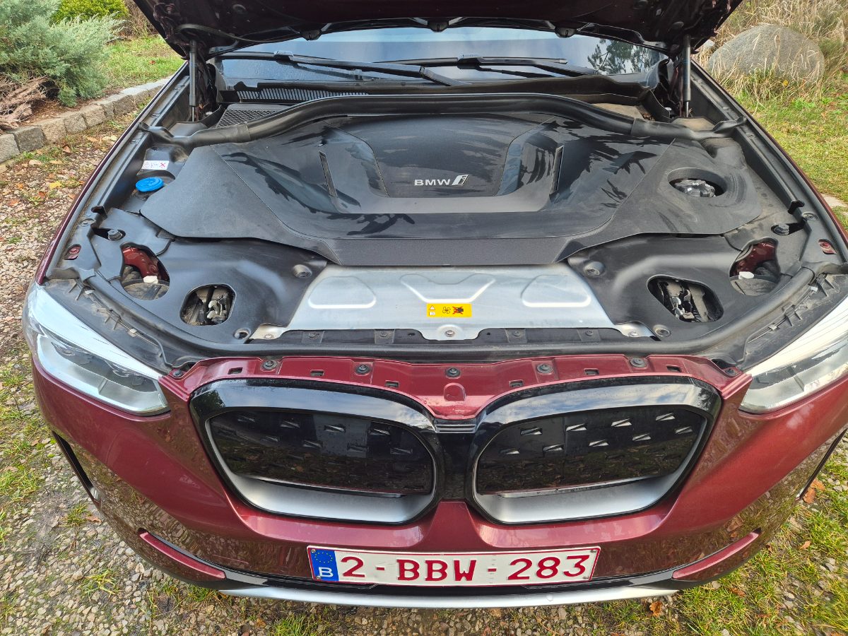 BMW iX3 — 15