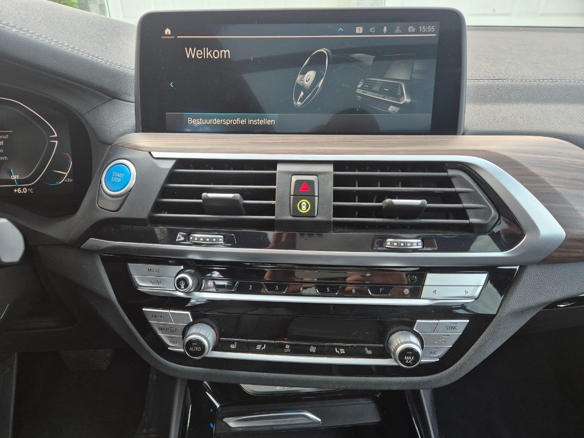 BMW iX3 — 2