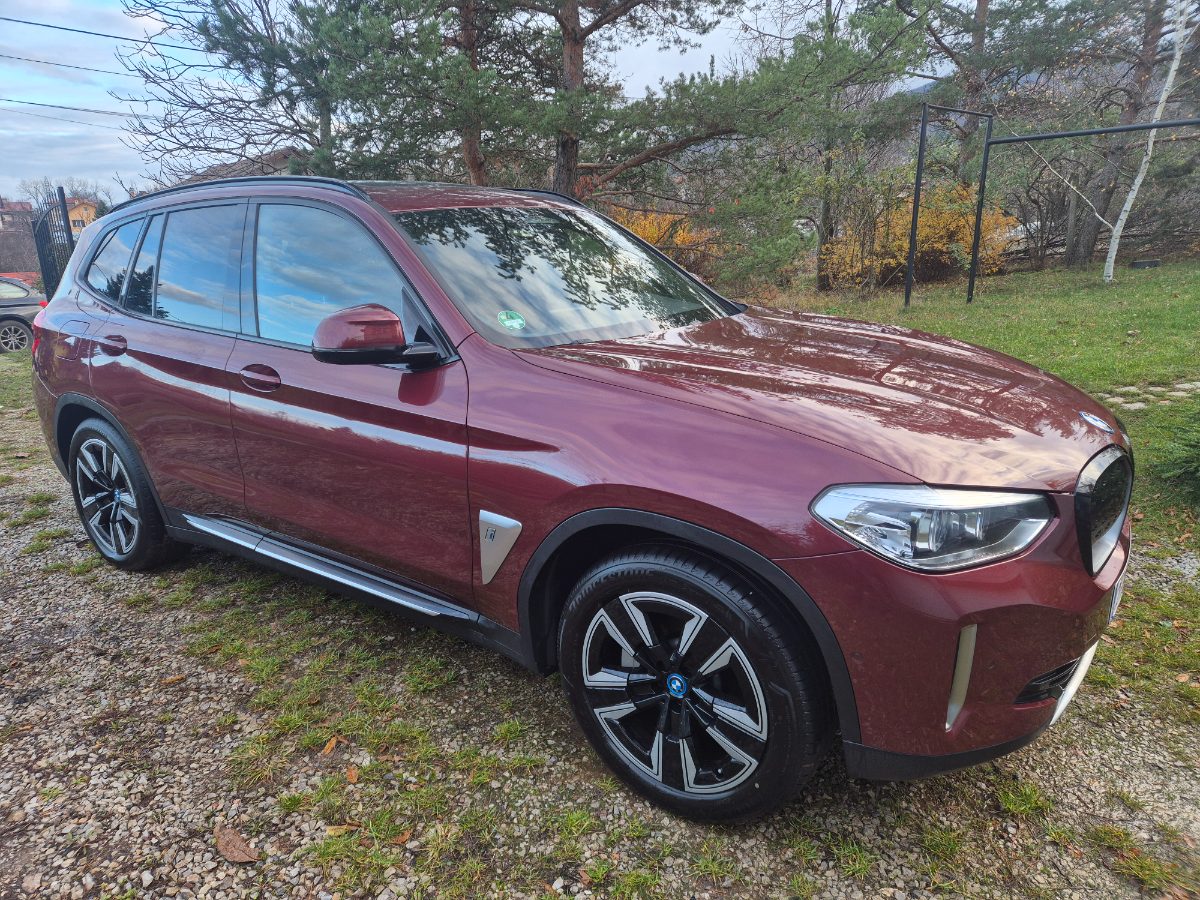 BMW iX3 — 6