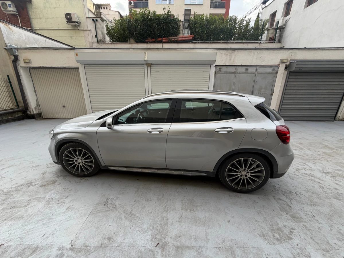 Mercedes-Benz GLA 2.2 — 14