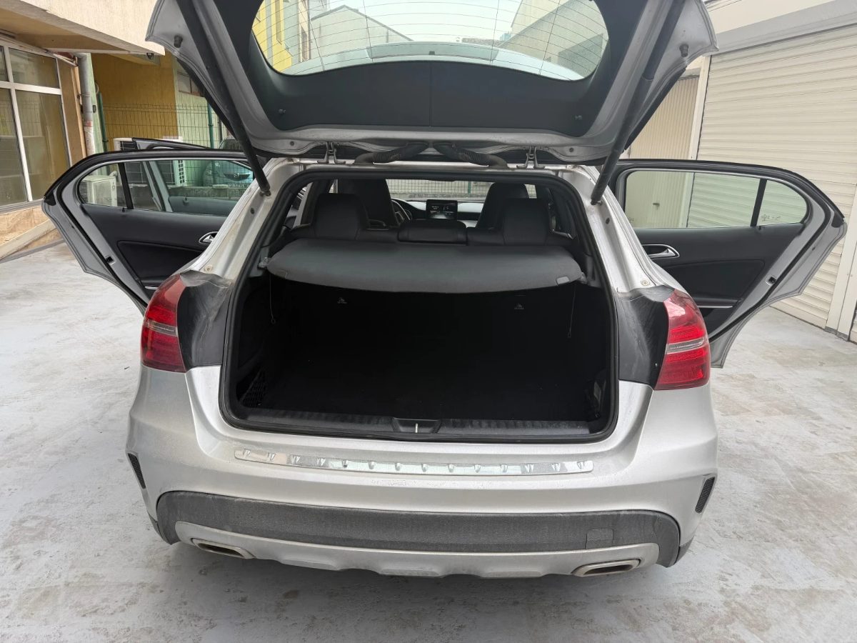 Mercedes-Benz GLA 2.2 — 10